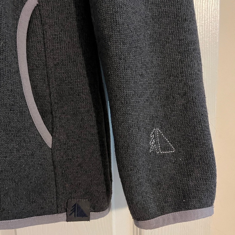 Perfect condition grey/light grey LL Bean fleece pullover sweater. Snap placket.
